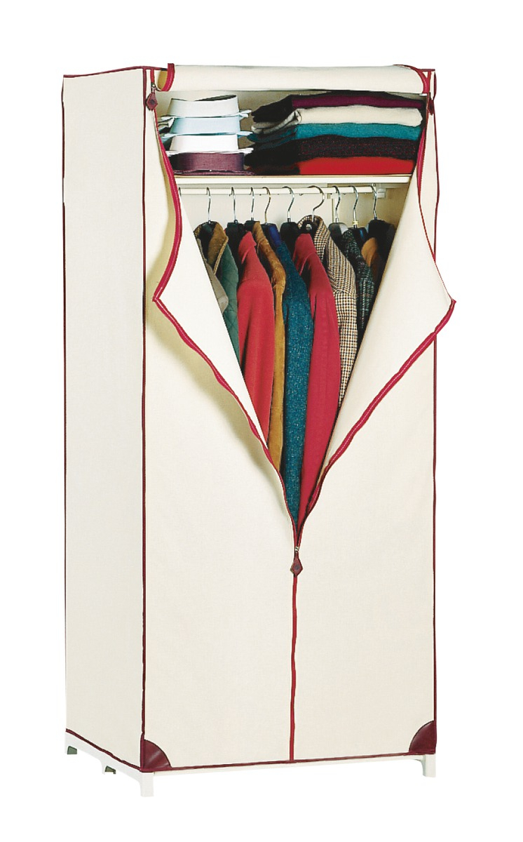 Armoires et housses vêtements